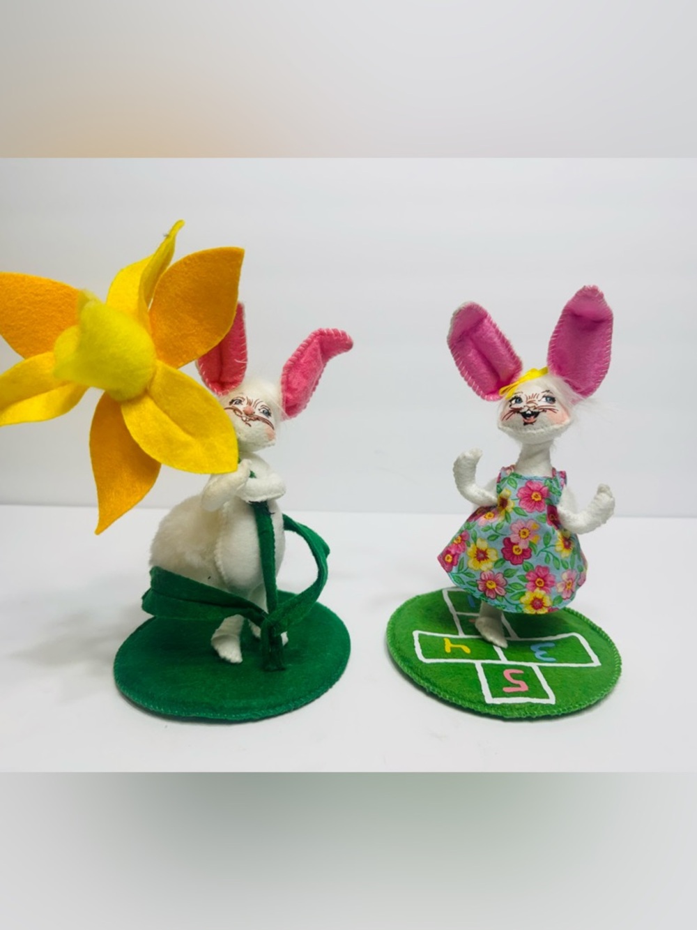 2pc Annalee 2014 Easter Hopscotch Bunny and Daffodil Bunny